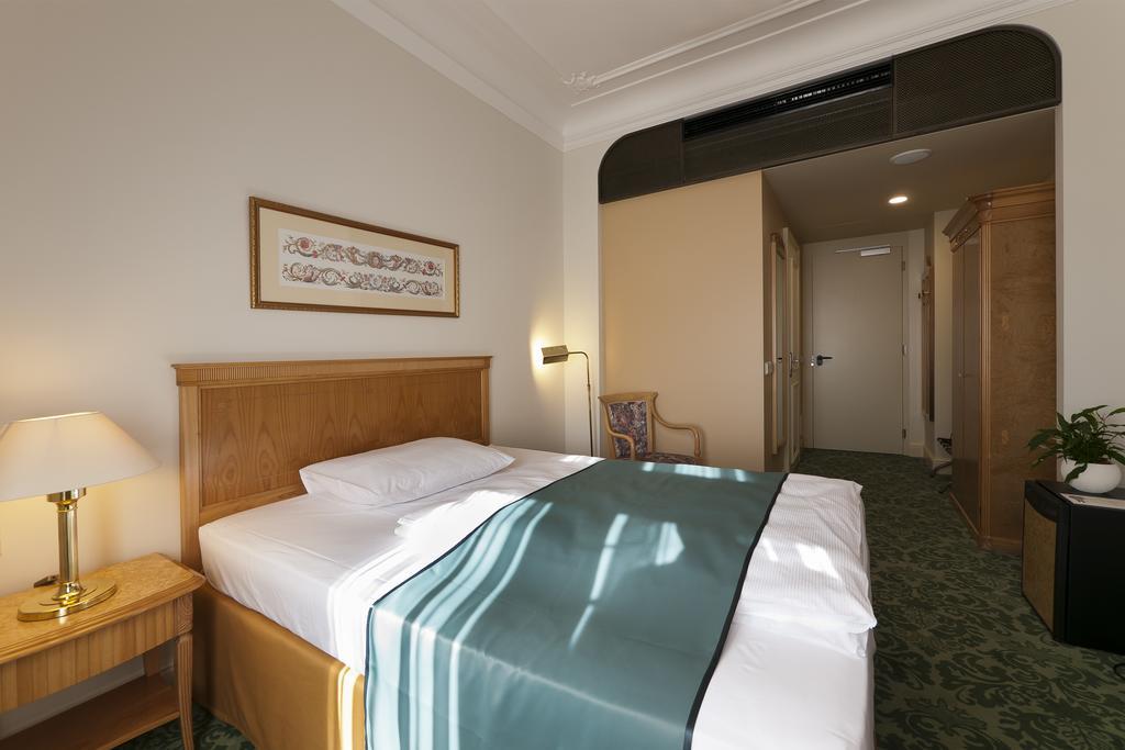 Grandhotel Ambassador Narodni Dum Карлови Вари Стая снимка