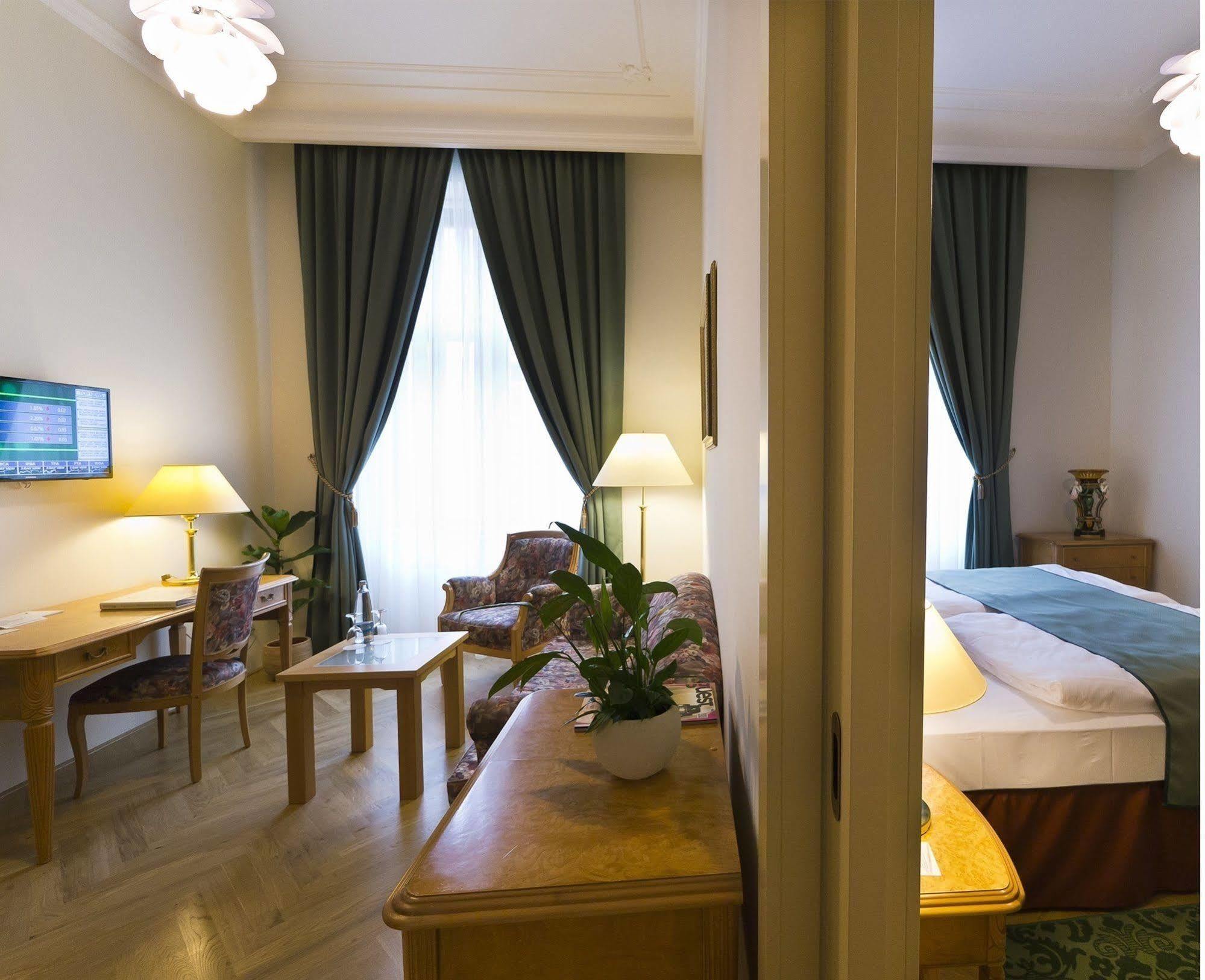 Grandhotel Ambassador Narodni Dum Карлови Вари Екстериор снимка